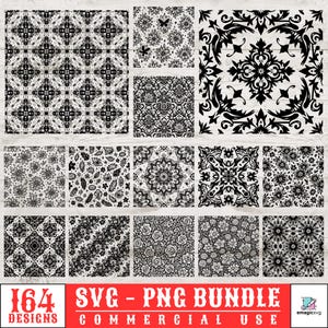 Puede incluir: Una colección digital de 164 patrones gráficos en blanco y negro en formatos SVG y PNG. Los diseños presentan motivos florales, damascos, mandalas y geométricos complejos dispuestos en una cuadrícula. El texto 164 DESIGNS SVG - PNG BUNDLE es visible.