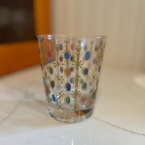 SELTENE Vintage MCM Mitte des Jahrhunderts moderne Barware Rocks Glas Emaille Edelsteine und Gold Starbursts Atomic Single Juice Glas mehrfarbig makellos