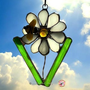 Daisy Handmade Stained Glass Suncatcher