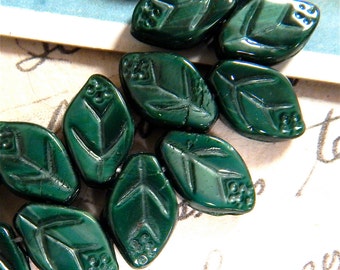 Lush Czech Dark Green Opaque Glass Leaves (24)