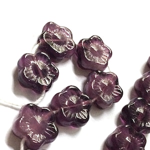 18 Vintage Pressed Glass Flower Beads 10mm