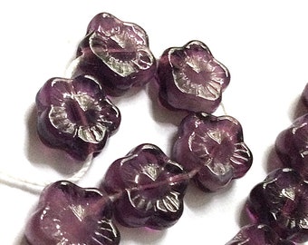 18 Vintage Pressed Glass Flower Beads 10mm