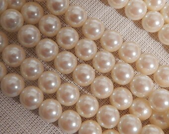 Vintage Faux Pearls, 8mm Pearls,1980s, Japanese Vintage Pearls, Cultura Pearls, 25 pieces