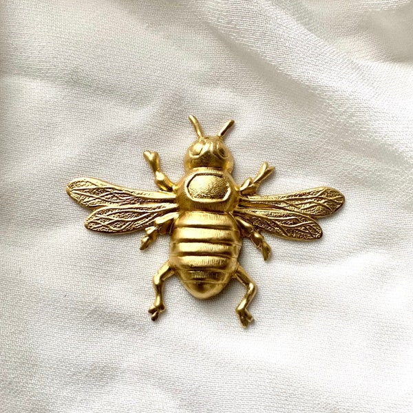 Medium Bee, Brass Stampings, Jewelry Ornament Findings, Bee Antique or Raw Brass, Buy More and Save