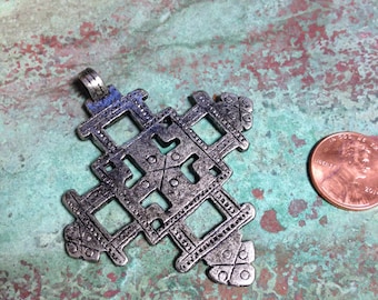 Cruz etíope, colgante de cruz africana, fundición de cruz africana, joyería étnica, colgante boho, compre más y ahorre