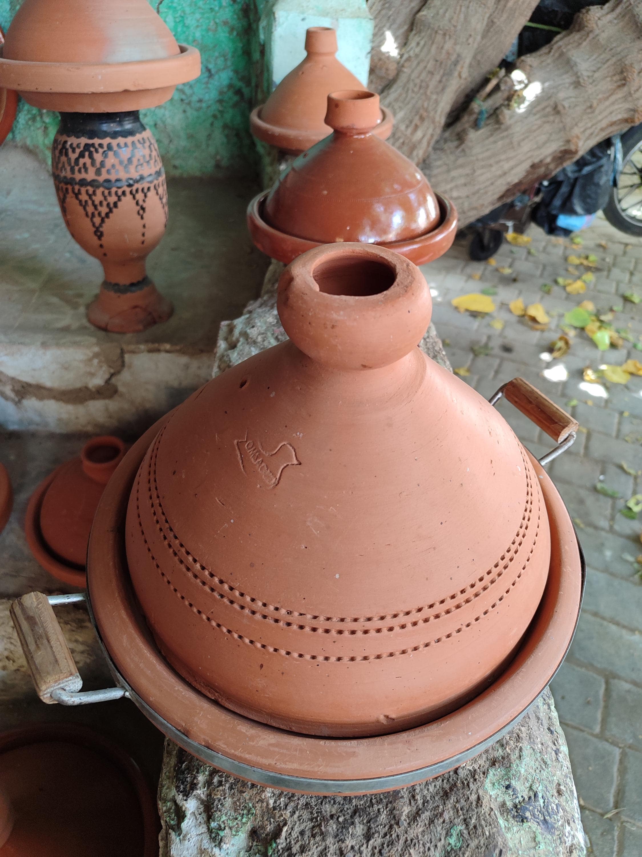Tajine marocain de cuisson en terre cuite (33 x 23 cm) - Objet de décoration - Idée cadeau - Oeuvre artisanale