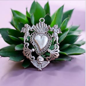 Tin/Silver Sacred Heart with Angels – Milagro Ex Voto