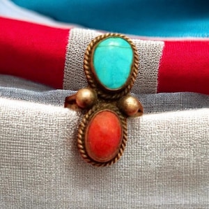 SALE! Vintage handmade natural turquoise and coral ring