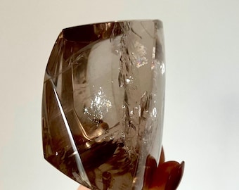 Stunning Large Smoky Quartz Freeform High Clarity Clean Tone with Natural Rainbow Flashes Elegant Crystal Collector Gemmy Quartz