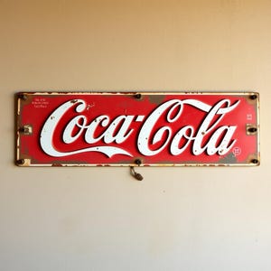 Vintage Coca Cola Metallschild, Blechmetall Coca Cola, Blechschilder, Coca Cola Sammlerstücke, Coca Cola Erinnerungsstücke, Vintage Sammlerstücke