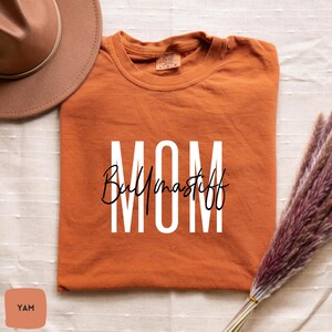 Bullmastiff Mom Shirt | Personalisiertes Hunde T-Shirt, Comfort Colors® Bullmastiff Hunde Shirt, Bullmastiff Liebhaber Geschenk, Bullmastiff Mom Sweatshirt