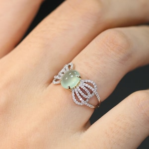 Butterfly Ice Mint Oval Jadeite 14K Gold Ring, Vintage Engagement Rings,Untreated Jadeite Everyday Simple Ring,Apple Green Jade Promise Ring