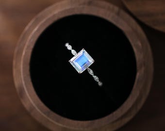 Rainbow Moonstone Princess Cut Ring 14K Gold ring,Dainty Minimalist Moonstone Ring,June Birthstone Jewelry,Engagement Promise Ring for Her