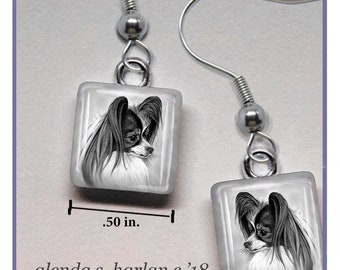 Boucles d'oreilles en verre noir et blanc Papillon Fine Art Drawing Dog Lover Gift Papillon Mom Jewelry