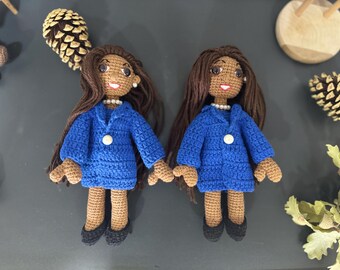 Kamala Harris-Inspired Crochet Doll – Vice President, Blue Outfit, Wooden Stand
