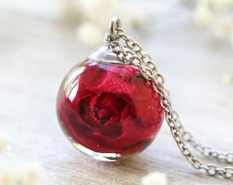 Dried rose bud necklace, Tiny rose necklace, Small rose necklace, Romantic gifts for her, Red rose necklace, Rose bud jewelry, Rose necklace