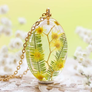 Floral pendant necklace, Real flower resin necklace, Terrarium necklace transparent, Botanical jewelry unique, Nature lovers gifts for women