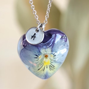 Colar de flores personalizado, colar de letras personalizado, colar com pingente de flor de amor-perfeito, presente exclusivo para filha, colar de flores delicadas