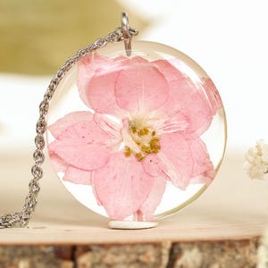 Birth flower necklace August, Pressed flower resin necklace, Gladiolus necklace, Special birthday gifts for women, August flower necklace