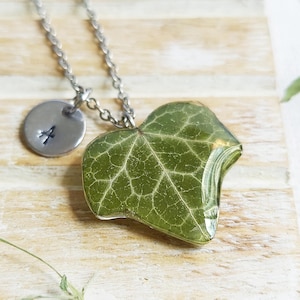 Colar de folhas inicial personalizado, colar de folhas de hera real, presente para amantes da natureza, colar de folhas prensadas, presente personalizado para seu aniversário