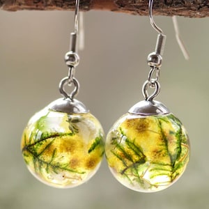 Bloemenoorbellen bungelen, oorbellen met echte bloemen, op de natuur geïnspireerde oorbellen, oorbellen van botanische hars, oorbellen lentebloemen, sieraden met wilde bloemen