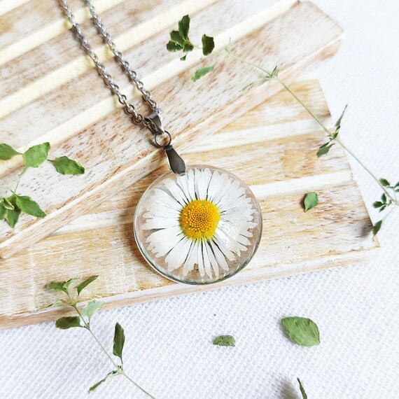 Dainty Daisy Necklace, Pressed Daisy Flower Necklace, White Flower