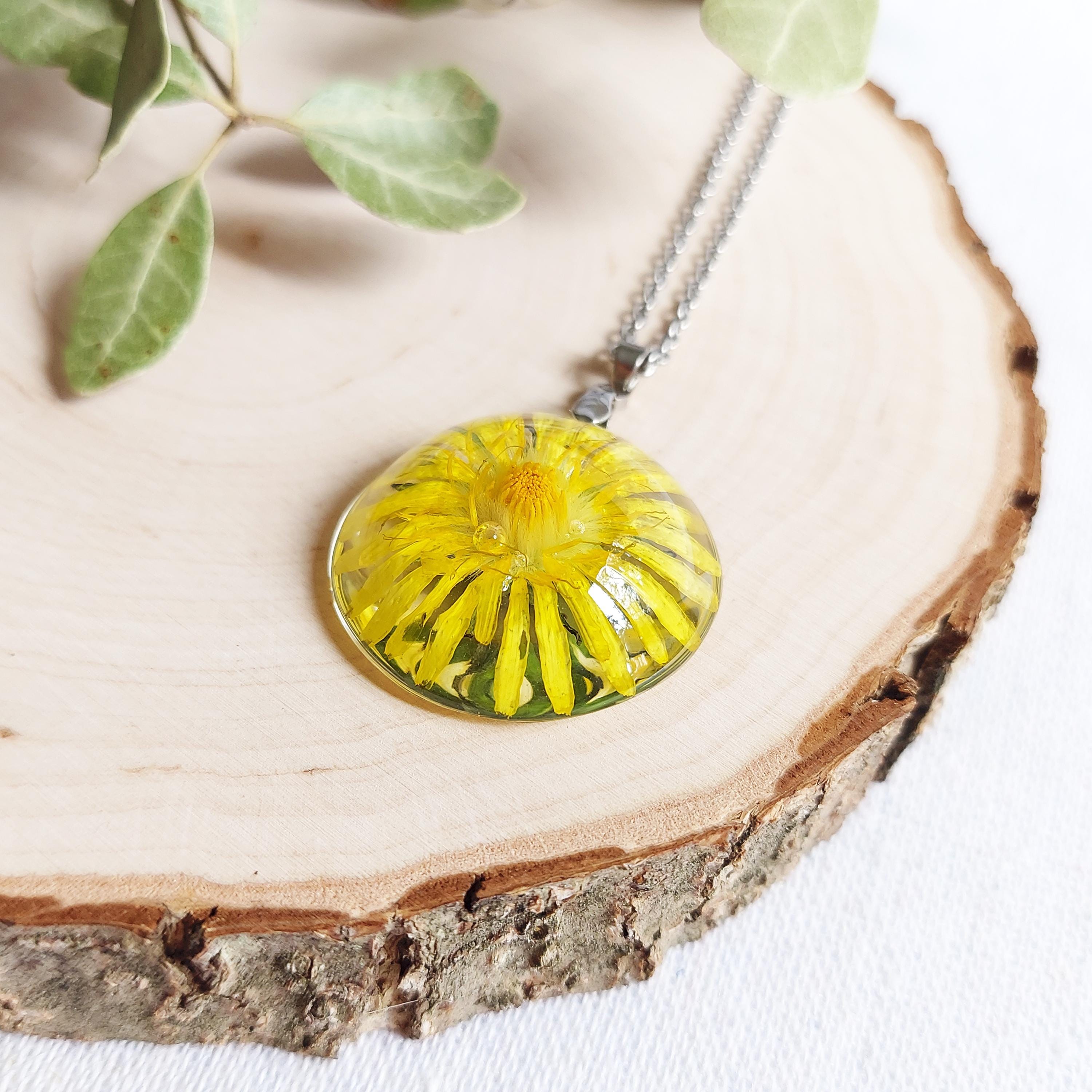 Dandelion flower necklace, Dried flower necklace, Christmas gift for mom, Yellow flower pendant, Meadow necklace, Dandelion jewelry in resin