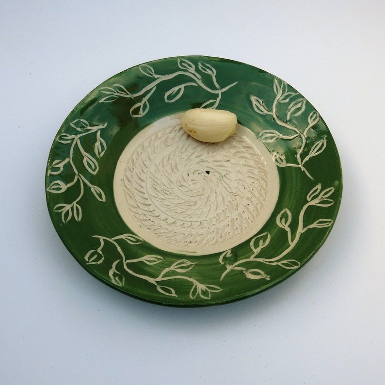 Lemon /& Lime Zester or Grater Garlic Grater Plate Pottery Green Plate Hand Carved White Leaves And Vines Garlic Puree