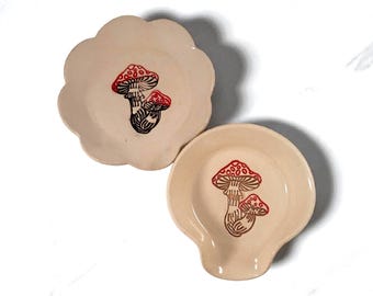 Ceramic Mushroom Spoon Rest: Embossed Pottery Design