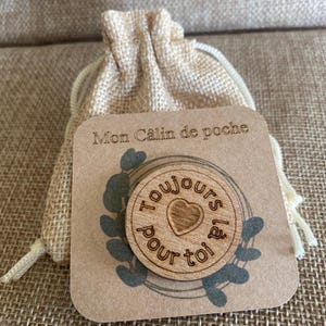 Abbraccio tascabile, simbolo dell'abbraccio tascabile in francese. Abbraccio tascabile per la salute mentale, regalo per allontanare gli altri o regalo di conforto. Sempre lì per te.