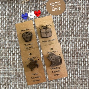 Pin's en bois tortue, hibou, cartable, singe. Badge, insigne, épinglette accessoire sac, cartable, vêtements casquette enfants