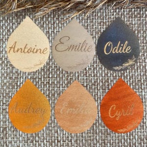 Holz-Platzhalter für Hochzeit, Taufe, Kommunion, Geburtstag, origineller und schicker Platzhalter - Gastgeschenk - farbiger Platzhalter