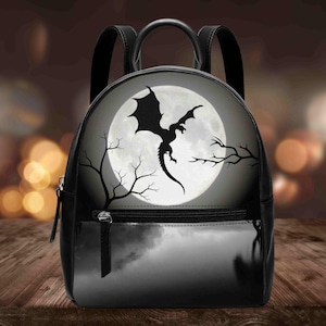 Mini Drache Mond Rucksack aus veganem Leder | Niedlicher Fantasy Dark Academia Rucksack