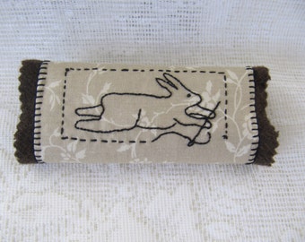 Primitive Rabbit Wool & Stitchery Needlekeep