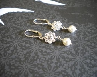 Flower Girl earrings, Jr. Bridesmaid earrings, Bridal Pearl Earrings, Swarovski pearl earrings, bridesmaid jewelry, dainty earrings, E024