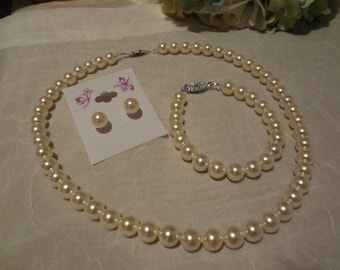Bridesmaid gift, Swarovski pearl necklace bracelet and earrings, bridal jewelry, wedding gift, bridesmaid pearl set, PS014
