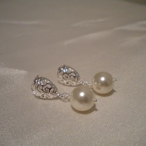 bridal pearl earrings, Sterling Silver earrings, Wedding earrings,Swarovski pearl earrings, Bridesmaid earrings, Bridal Earrings E034