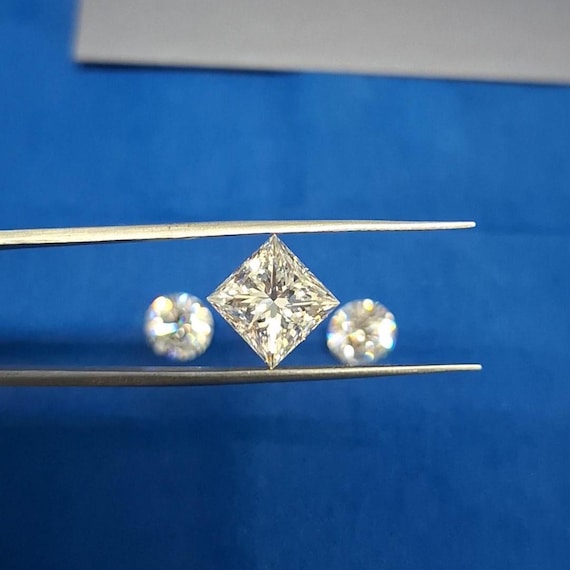 プリンセスカット ラボグロウンダイヤモンド：IGI認定 D VVS2 3.00 CT 