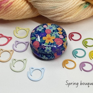 Floral stitch marker tin with stitch markers