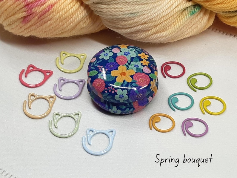 Floral stitch marker tin with stitch markers