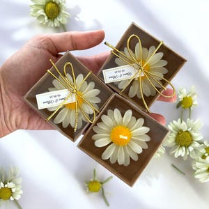 Candela margherita personalizzata, bomboniere con candele profumate per matrimonio, candela alla camomilla, regalo di candele all'ingrosso per matrimonio, candela per gli ospiti, bomboniere con candele floreali