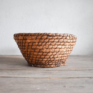 Antique Rye Straw Basket, Woven Coiled Rye Grass Storage, French Coiled Rye Basket, Early Primitive splint rye straw round basket bowl