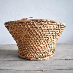 Antique Rye Straw Basket, Woven Coiled Rye Grass Storage, French Coiled Rye Basket, Early Primitive splint rye straw round basket bowl