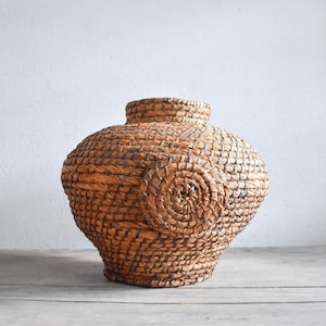Antique Rye Straw Basket, Antique large round wicker basket, Woven Coiled Rye Grass Storage,Early Primitive splint rye straw basket storage