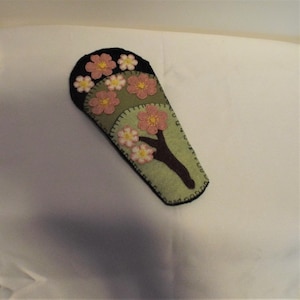 Penny Rug Applique Wool Pattern Scissors Case Holder Wool Felt Complete Instructions and Pattern Pieces Instant Download File