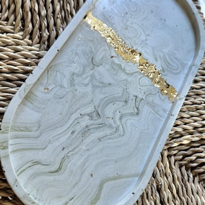Pocket emptier/small decorative tray