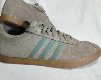 adidas gazelle silver green womens adidas Originals Navy Handball Spezial Sneakers main image 0
