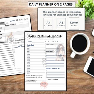 K&ouml;nnte beinhalten: Draufsicht auf einen Tagesplaner mit einer Kaffeetasse, einem Smartphone und einem Laptop. Der Planer enth&auml;lt Abschnitte f&uuml;r Mahlzeiten, eine To-Do-Liste und einen Gewohnheitstracker. Der Planer ist in den Gr&ouml;&szlig;en A4 (21 x 29,7 cm), A5 (14,8 x 21 cm) und Letter (21,6 x 27,9 cm) erh&auml;ltlich.