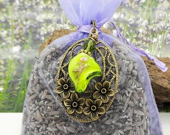 LAVENDER and JEWELRY medium FLOWERS organza gift pouch bag perfume pendant charm bead guest wedding baptism holy communion bronze vintage