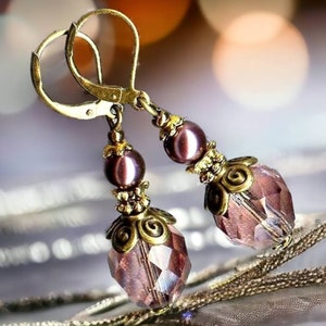 Boucles VINTAGE AMETHYSTE Burgundy cristal bronze perles verre nacré facette boheme antiqued OR701 image 1